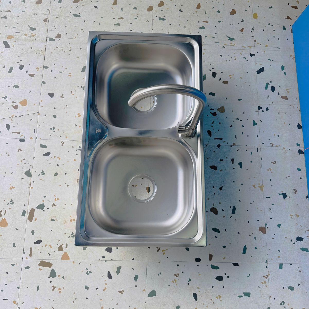 Chậu rửa chén 2 ngăn Inox 304 Fotari C-09
