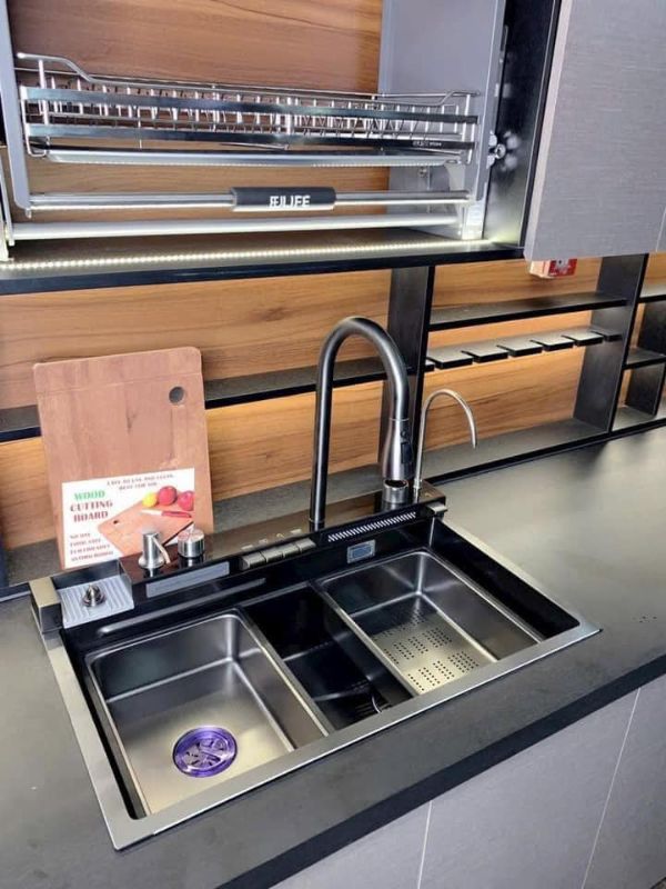 Bồn rửa chén đôi inox 304 nguyên khối dùng trong dự án biệt thự Nha Trang