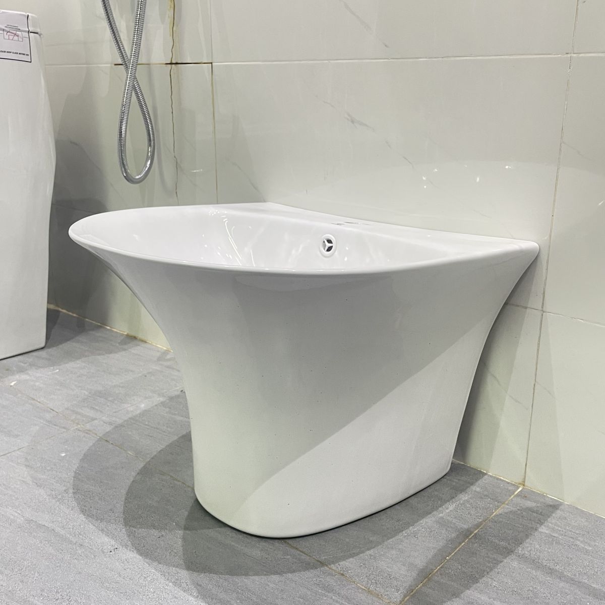 Lavabo Treo Tường Nguyên Khối Fotari H-882 10