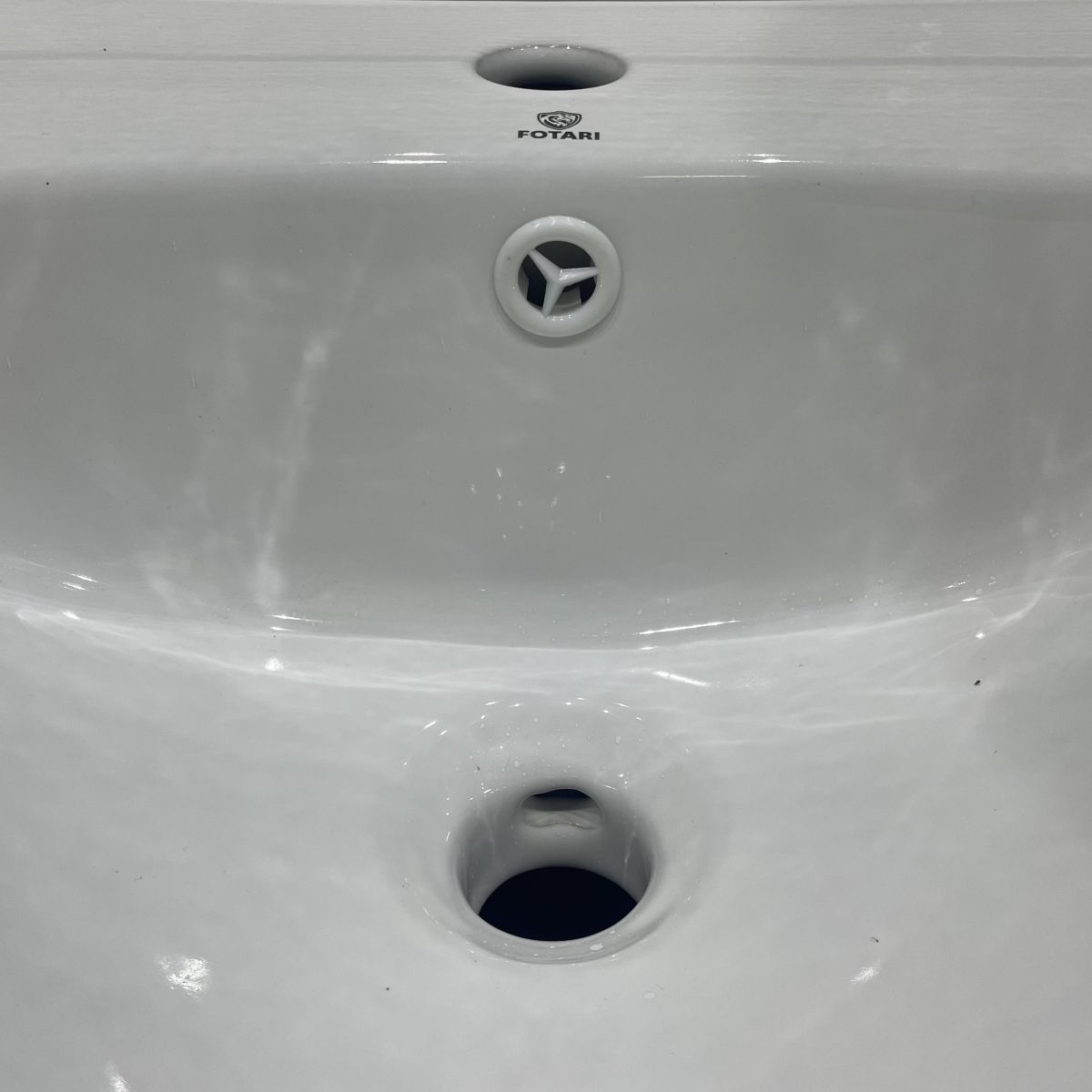 Lavabo Treo Tường Nguyên Khối Fotari H-882 12