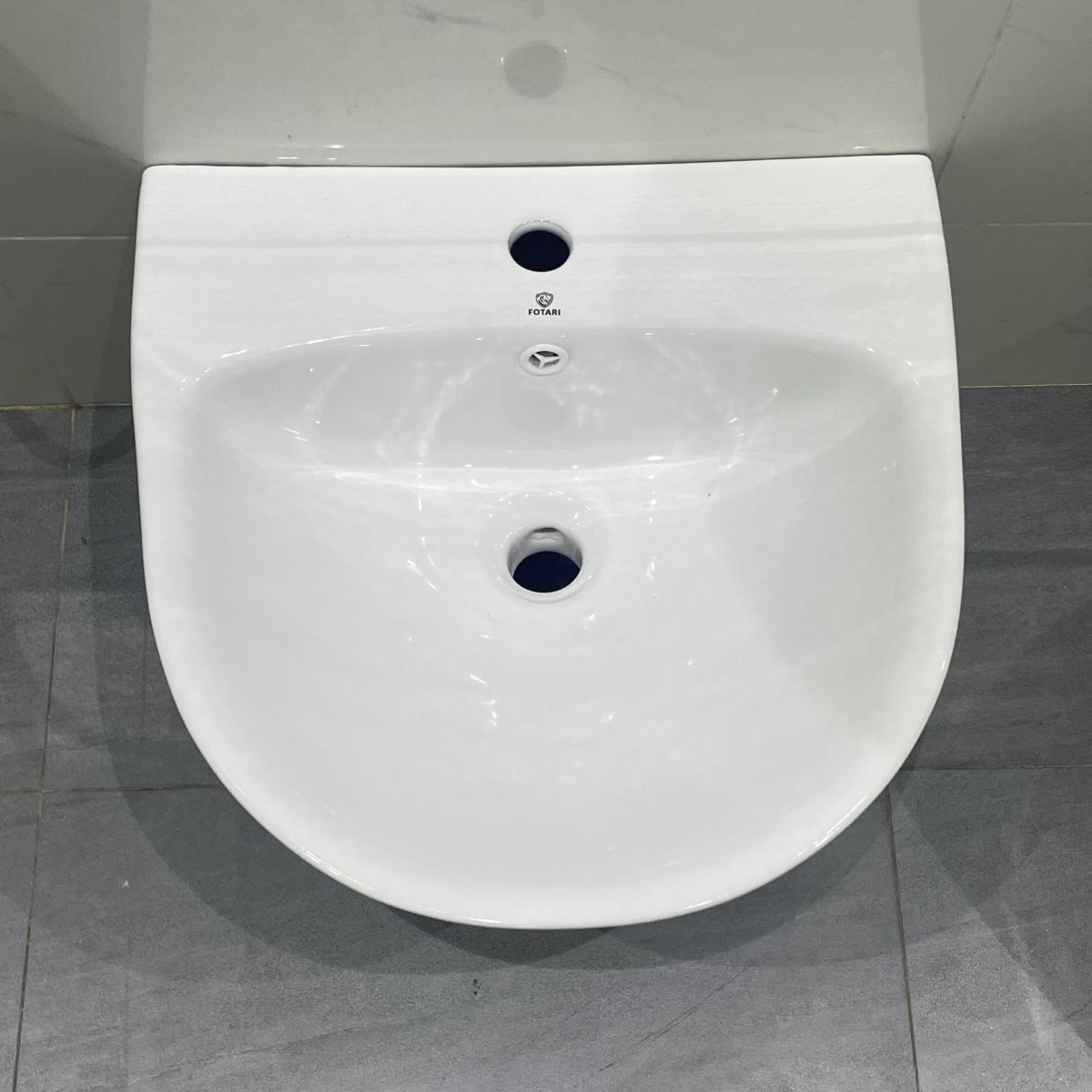 Lavabo Treo Tường Nguyên Khối Fotari H-882 11