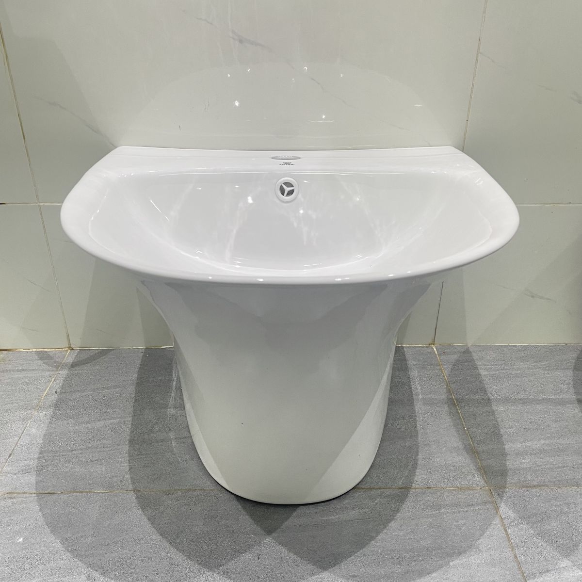 Lavabo Treo Tường Nguyên Khối Fotari H-882 14