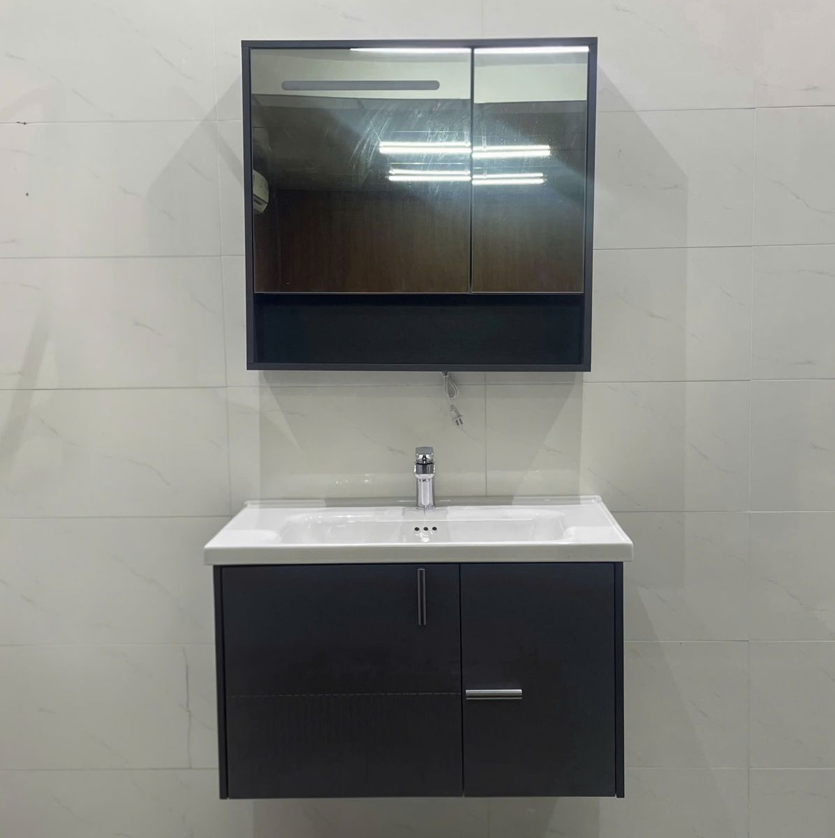 Tủ Vượng Gia Lavabo Plywood Phủ Melamine TG-2201.jpg