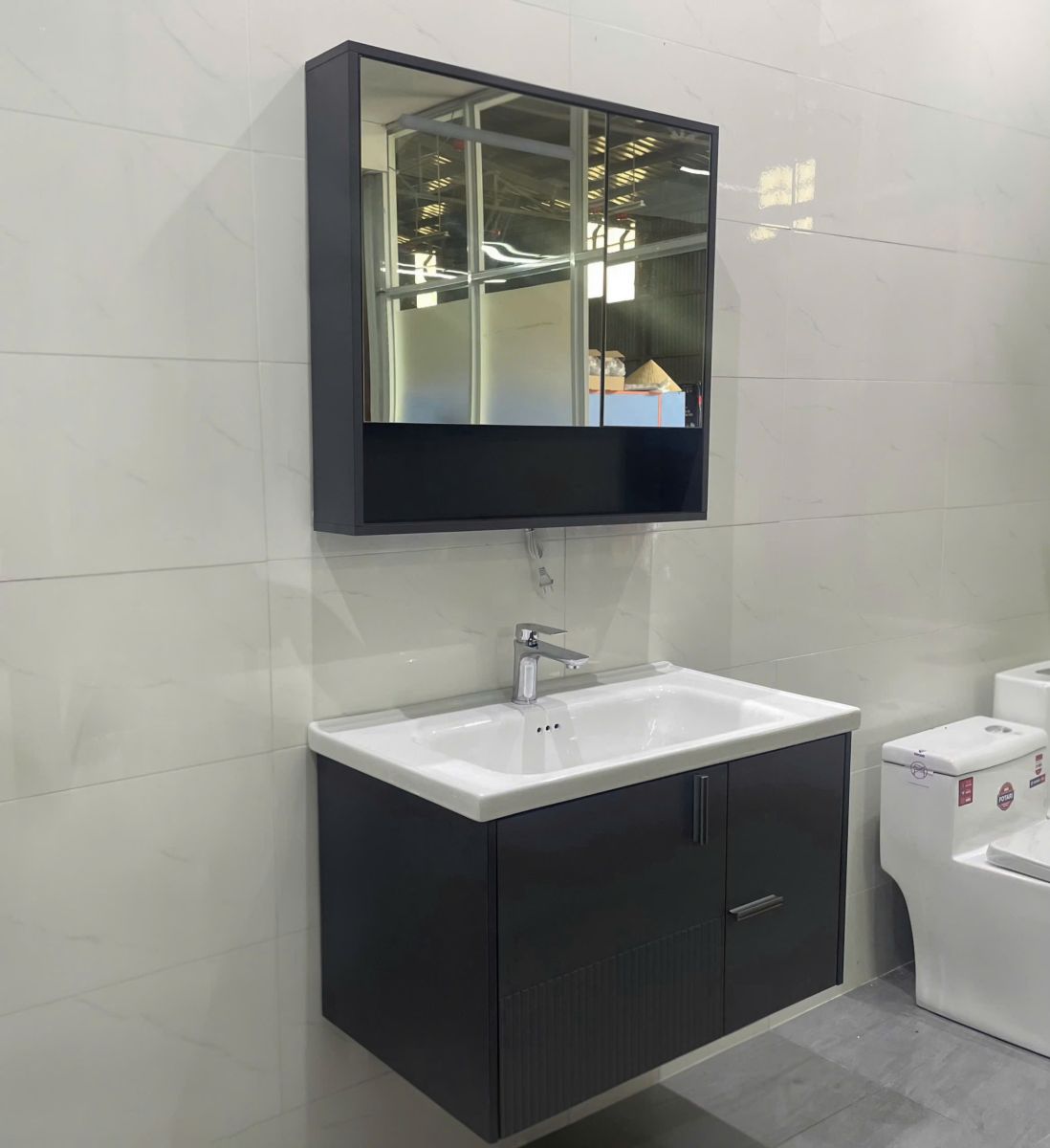 Tủ Vượng Gia Lavabo Plywood Phủ Melamine TG-2201.jpg