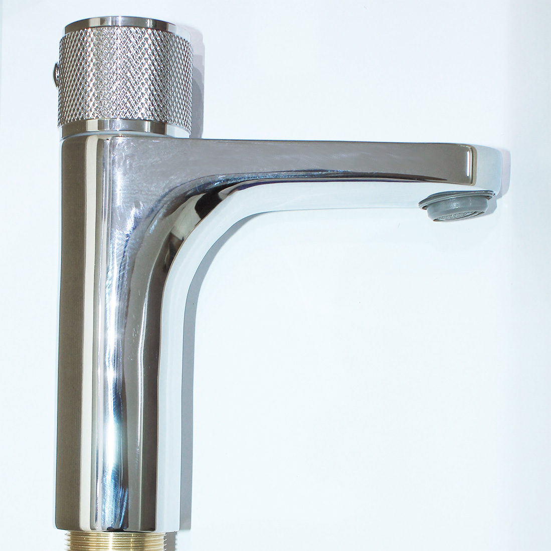 Ảnh chụp thực tế Vòi Lavabo Nóng Lạnh A-VL33 1