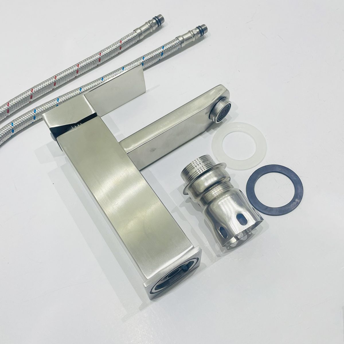 Vòi nóng lạnh lavabo Foatri F-3002
