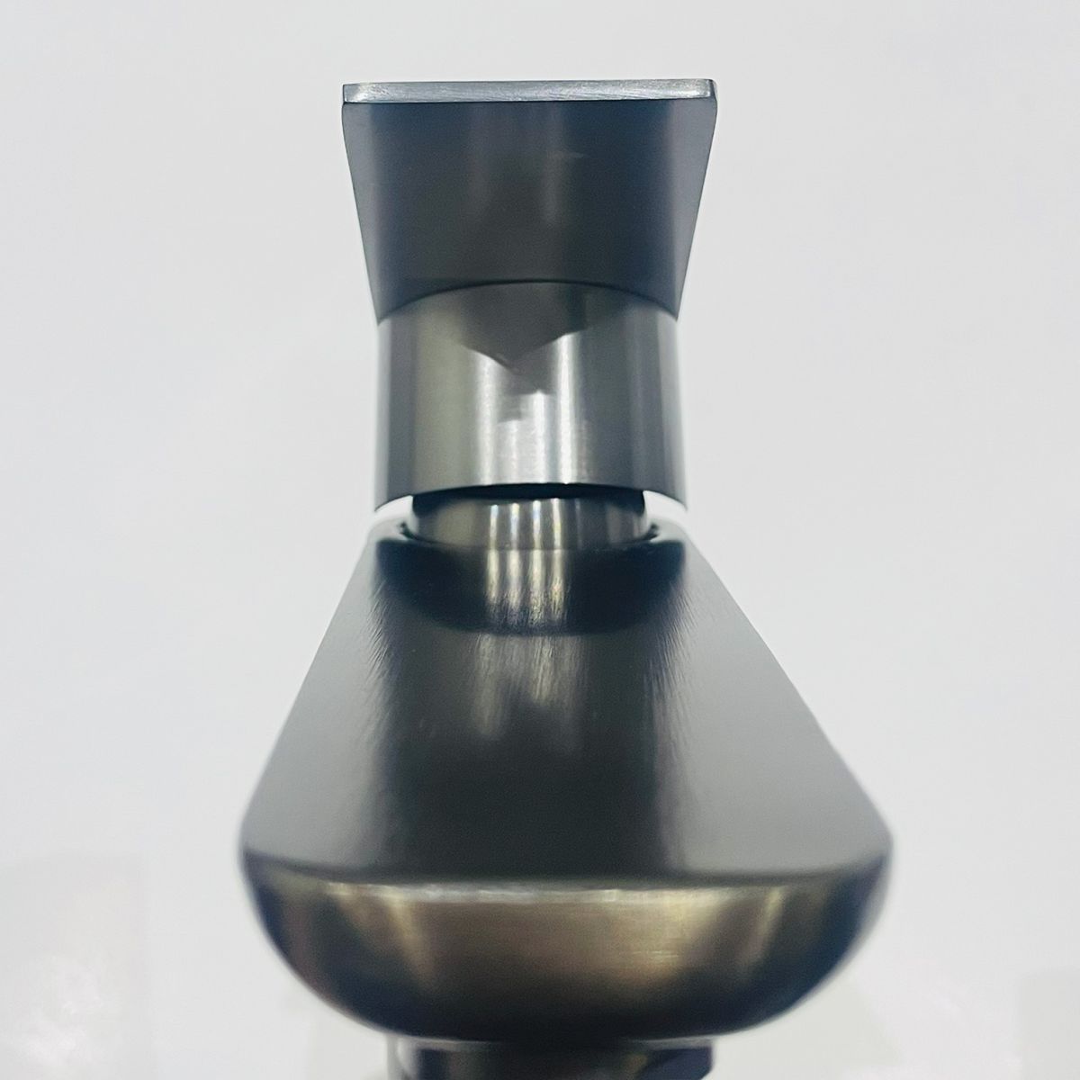 Vòi nước lavabo nóng lạnh đồng thau nano xám Fotari F-3038B