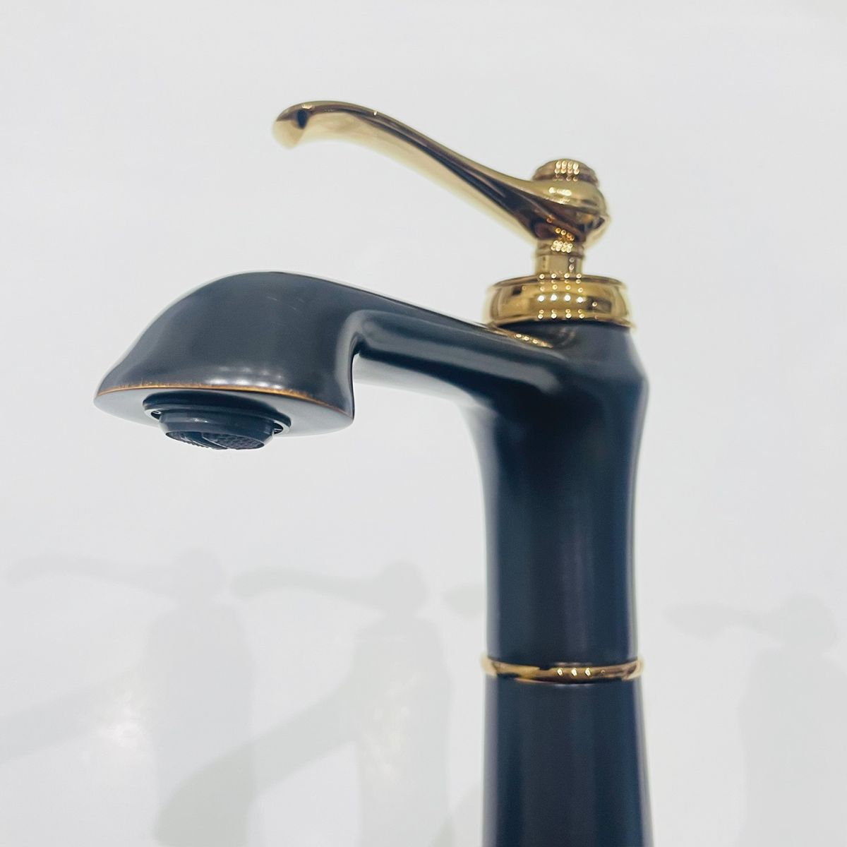 Vòi Lavabo Nóng Lạnh sơn tĩnh điện F-7901-2