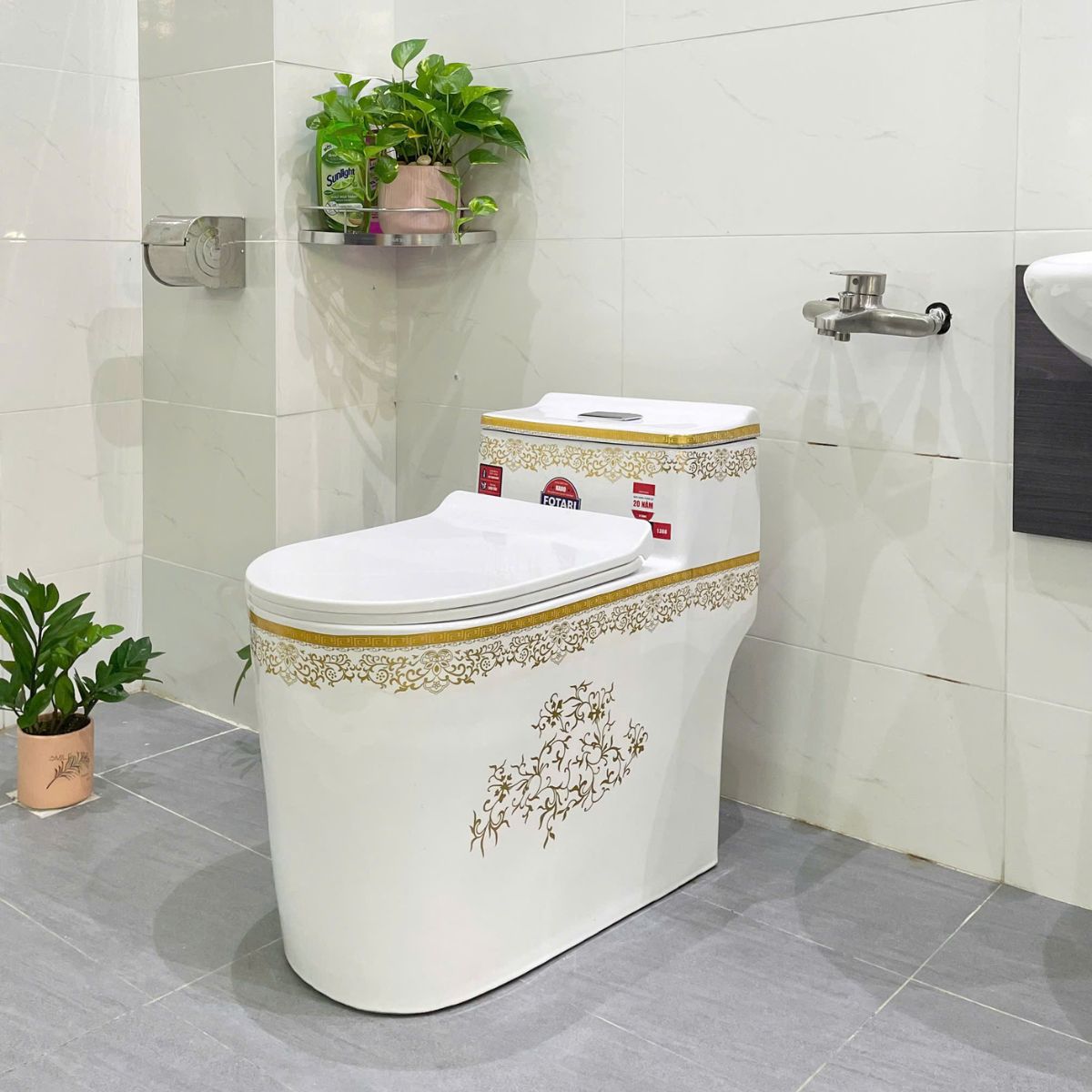 Bồn Cầu Sứ Liền Khối 1388