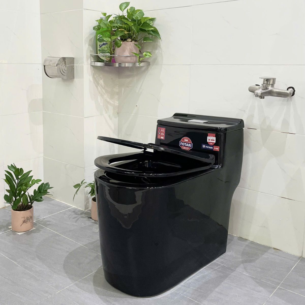 Ảnh chụp thực tế bồn cầu sứ Fotari 1389