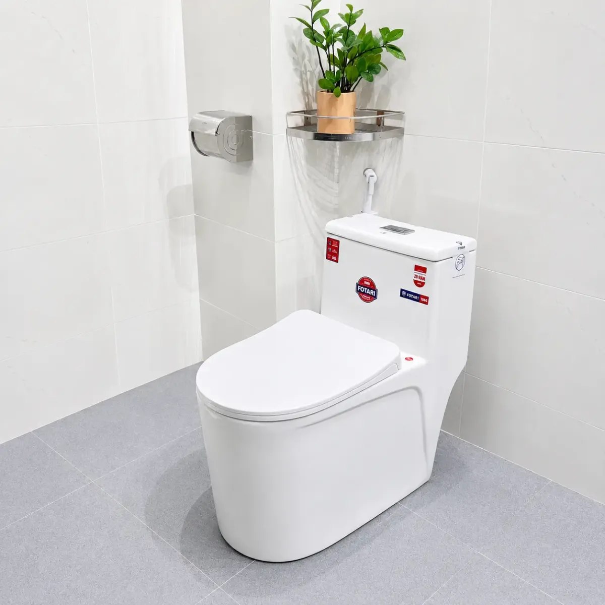 Bồn Cầu Fotari Sứ Nguyên Khối Nano Ceramic Model 1666