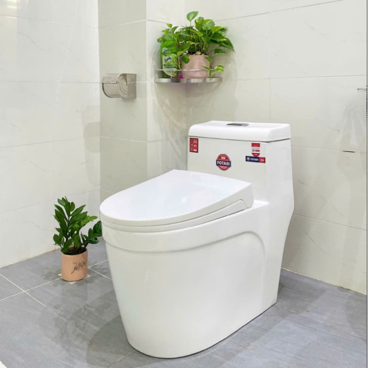 Bồn Cầu Khối Sứ Fotari 2526