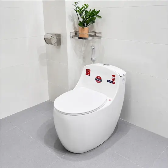 Bồn Cầu Sứ Fotari 1 Khối Nano Ceramic Model 1668